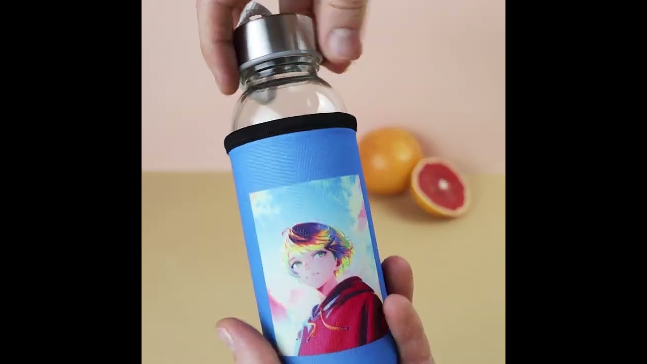 Бутылка в чехле Аниме Синтонимы Персонаж на фоне неба (цветной) (Медина Мирай) (стекло) (300мл) 2951381 — 3