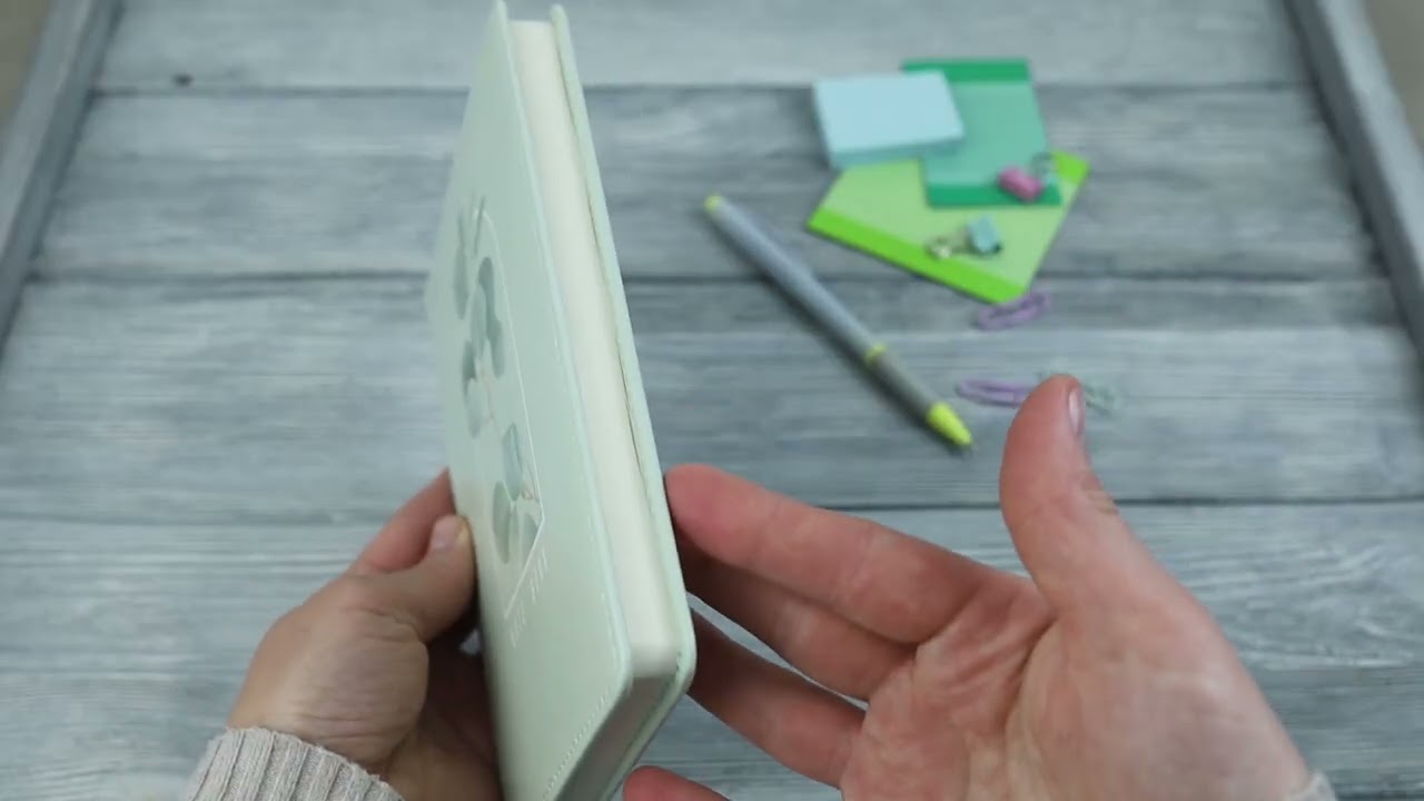 Записная книжка «Flowers» А6+, 96 листов в клетку, в ассортименте 3073961 — 3