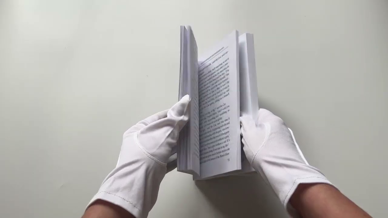 Книга Alice's Adventures in Wonderland. Through the Looking-Glass, and What Alice Found There (Льюис Кэрролл) — 3